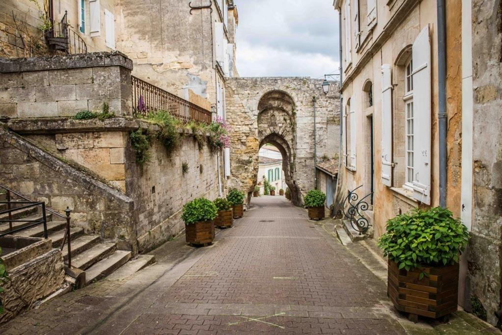 Bourg Superbe Appart Avec Vue Magnifique エクステリア 写真